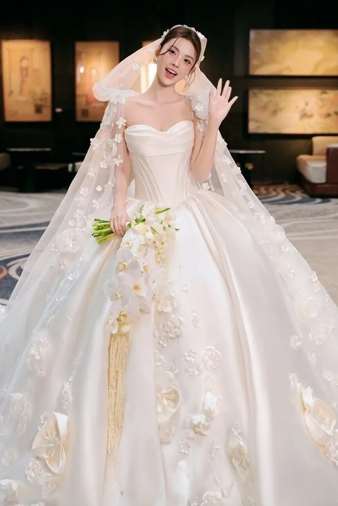 Váy cưới công chúa