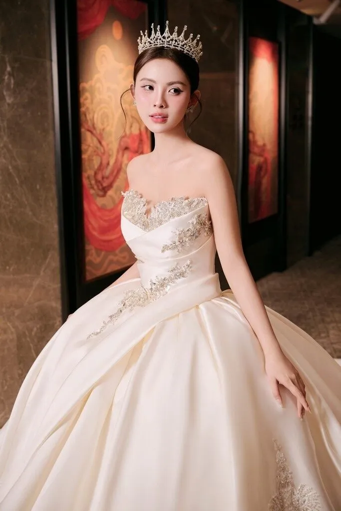 Váy cưới công chúa