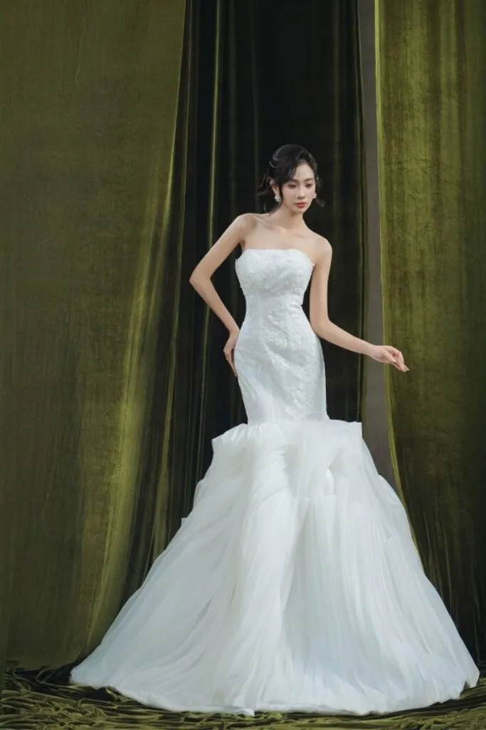 Váy cưới đuôi cá