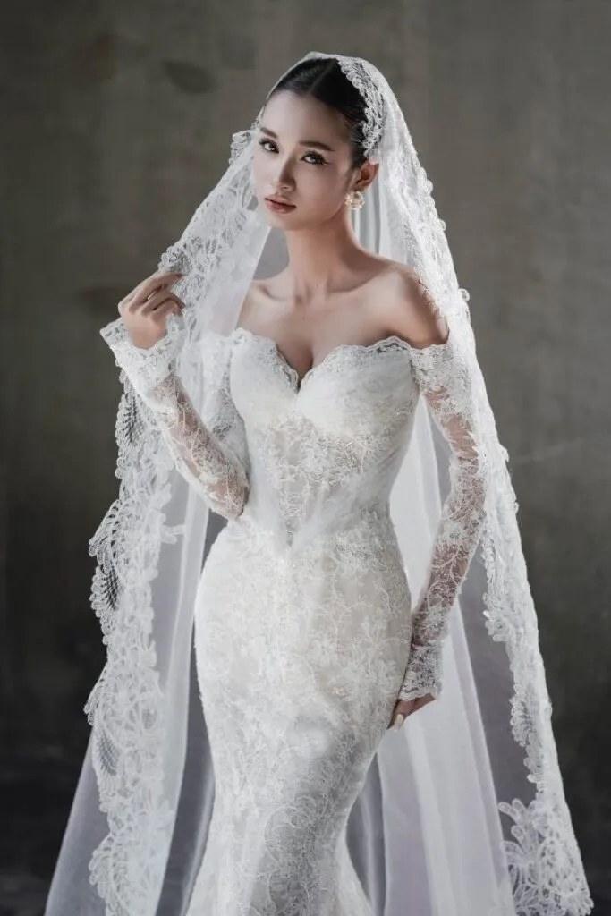 Váy cưới đuôi cá