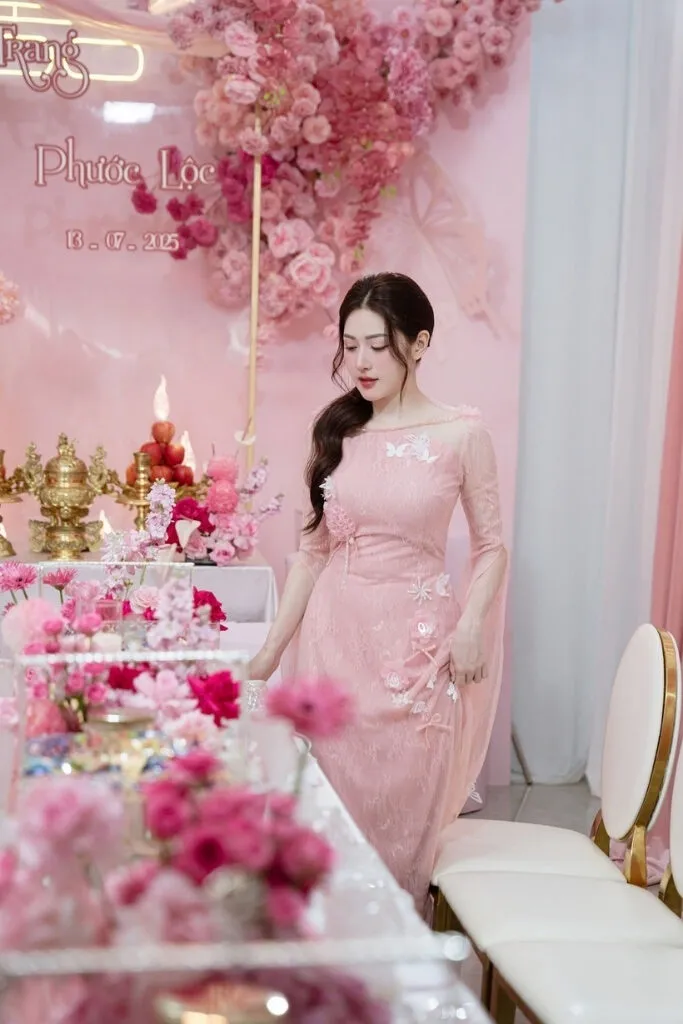 Những biểu cảm hạnh phúc của cô dâu