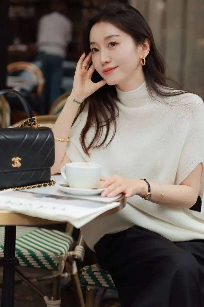 Ảnh gái đẹp với nét mặt dịu dàng cuốn hút