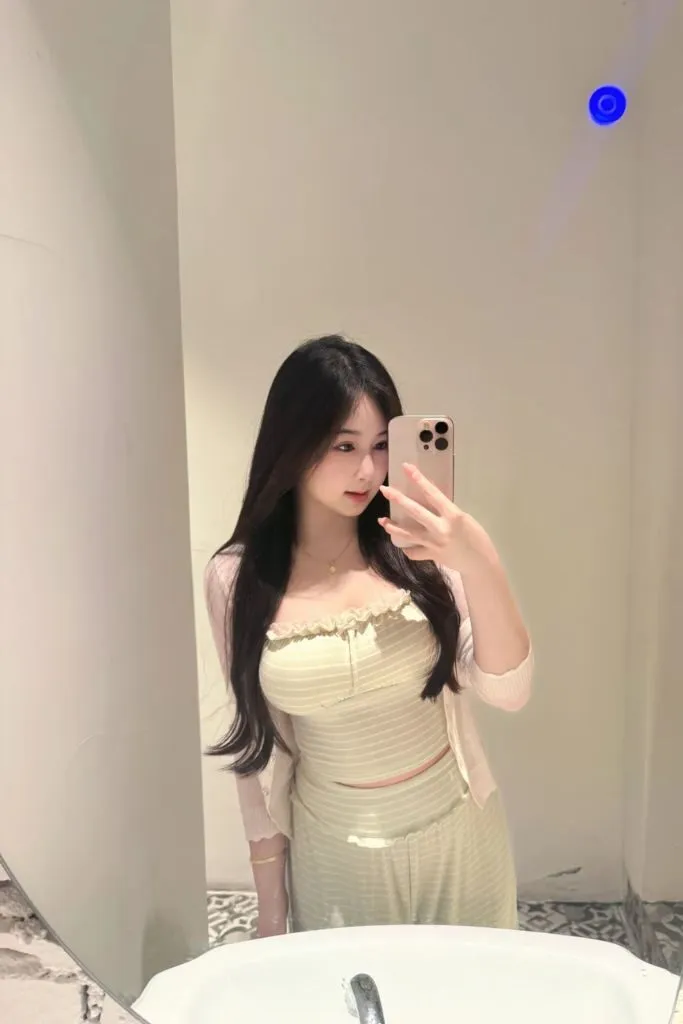 Ảnh gái múp mà chàng trai nào cũng muốn vượt quá giới hạn