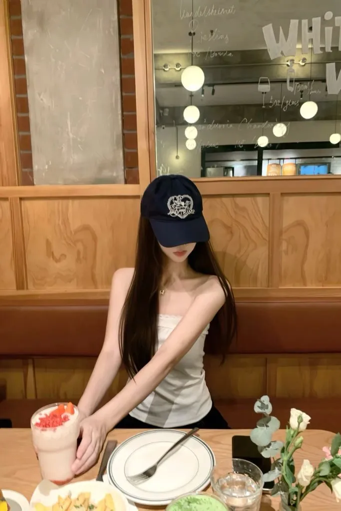 Ảnh gái xinh che mặt dễ thương xinh xắn