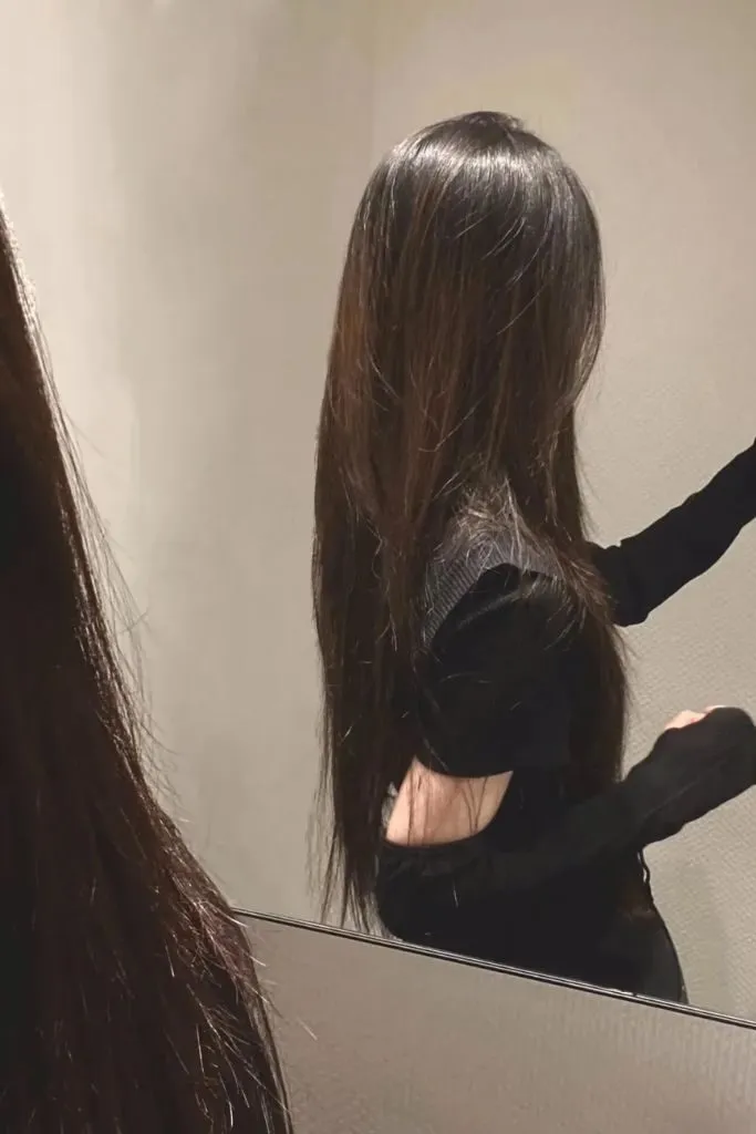Ảnh gái xinh che mặt dịu dàng nữ tính