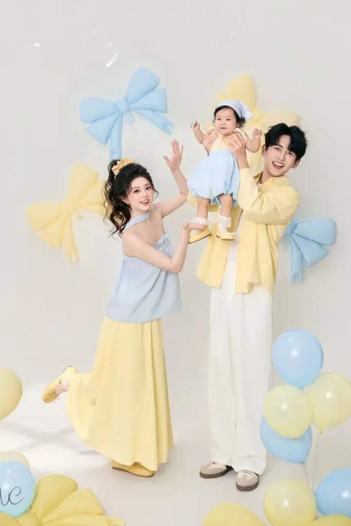 Ảnh gia đình rạng rỡ chụp hình