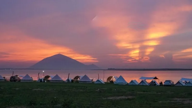 Review camping hồ Dầu Tiếng có gì hấp dẫn?