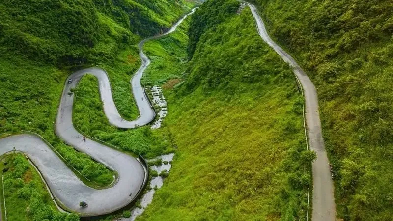 Đèo Mã Pí Lèng - Cung đường nổi tiếng với những vách núi dựng đứng
